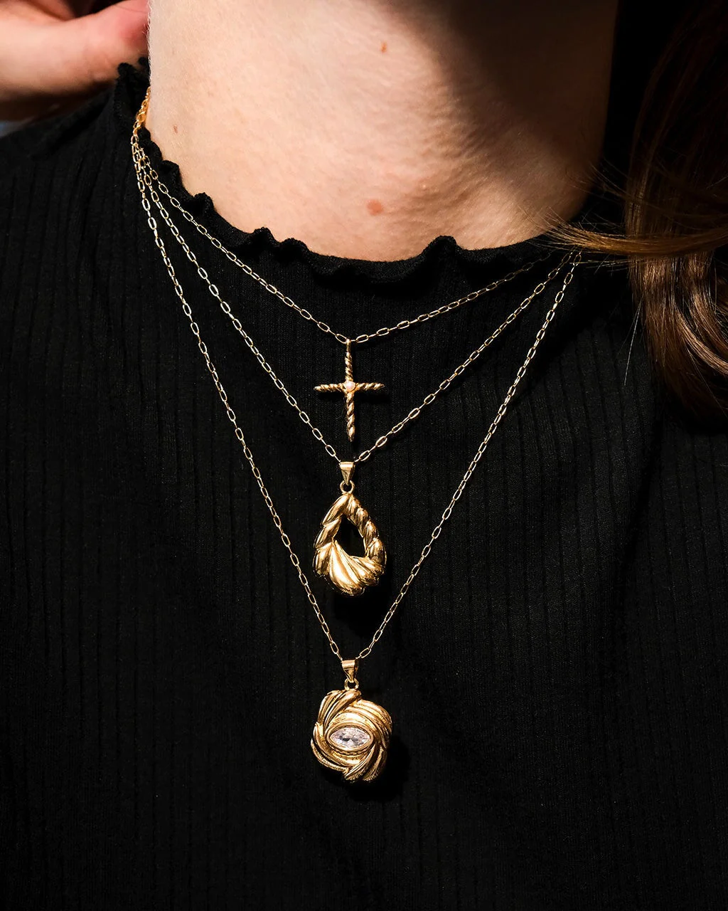 Alouette Textured Pendant Necklace - Image 8