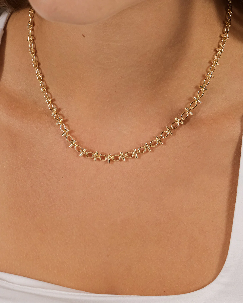 Amaya Chain Link Necklace - Image 2